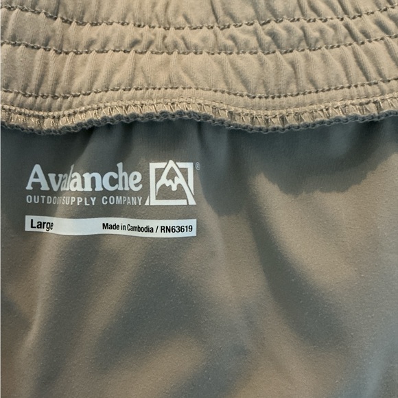 Avalanche Women's Cargo Shorts in Light Tan - Picture 5 of 6